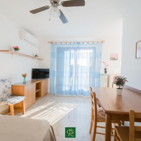 Residence Baia Di Norsi Casa Buraccio Екстериор снимка